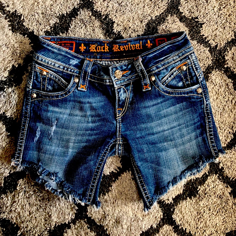 Sz 26 Rock Revival shorts 🌟